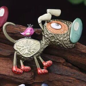 CUTE ENAMEL PUPPY W/ BIRD ON HIS BACK *COOL COLORS* PIN 64